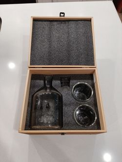 Whiskey Peaks decanter/glass set