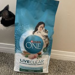 2 Bags Purina One Liveclear Allergen Reducing Cat Food