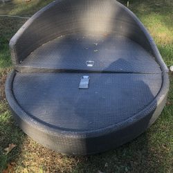 Oversized Wicker Daybed Lounge Chair 