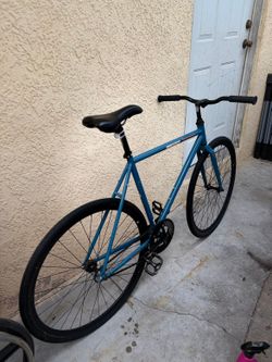 Fixie retro spec bike
