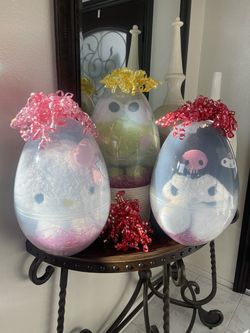Huge Easter eggs , Hello Kitty and Friends