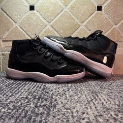 Jordan 11s “Space Jams” -Size 11M  -Barley used  -Icy bottoms ❄️ -No box