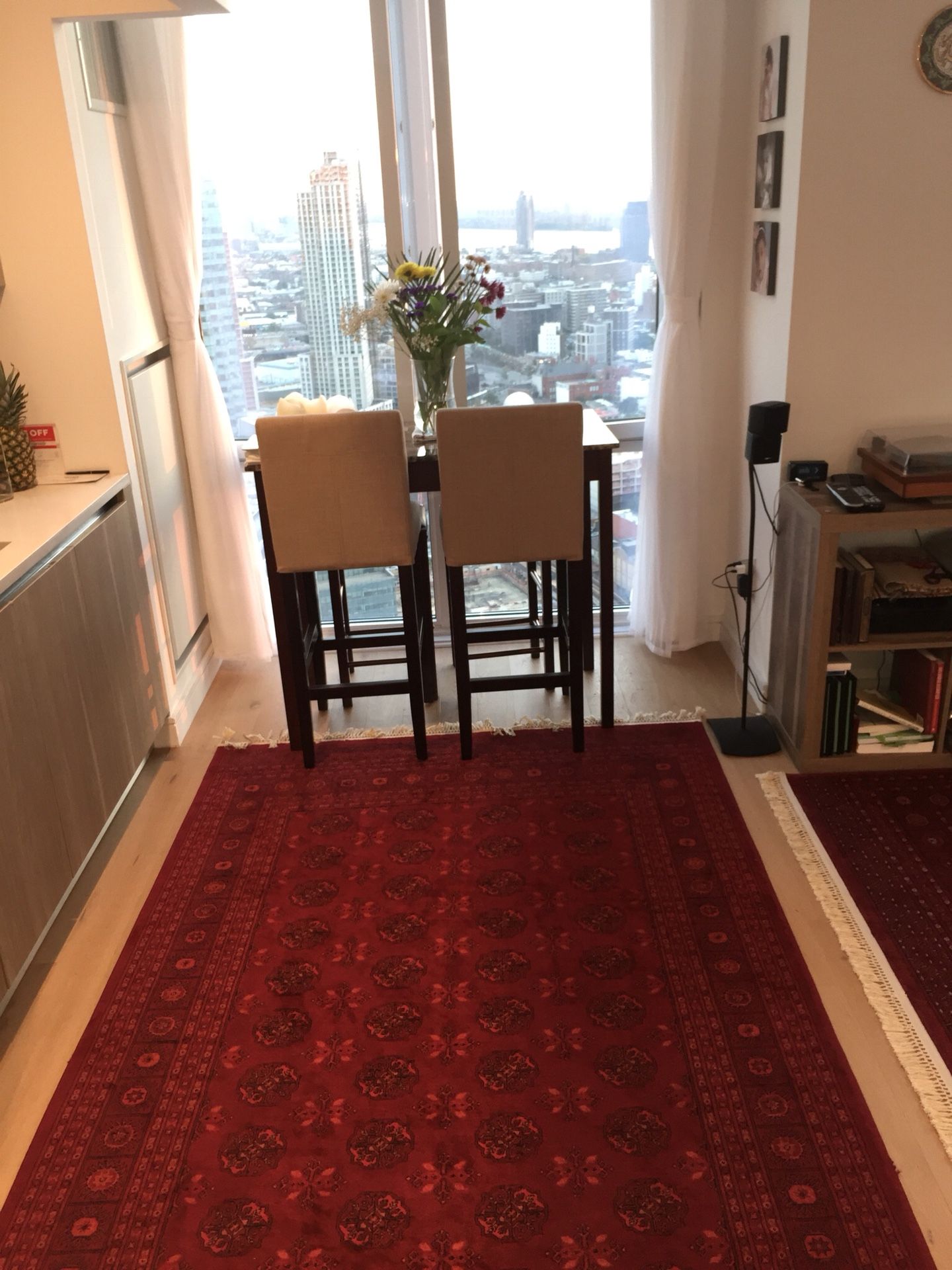 Rug $75 pet free smoke free 5’ x 8’