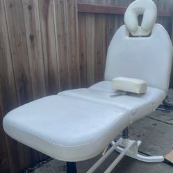 Professional Equipro Spa / Esthetician Chair – Hydraulic – Made in Canada