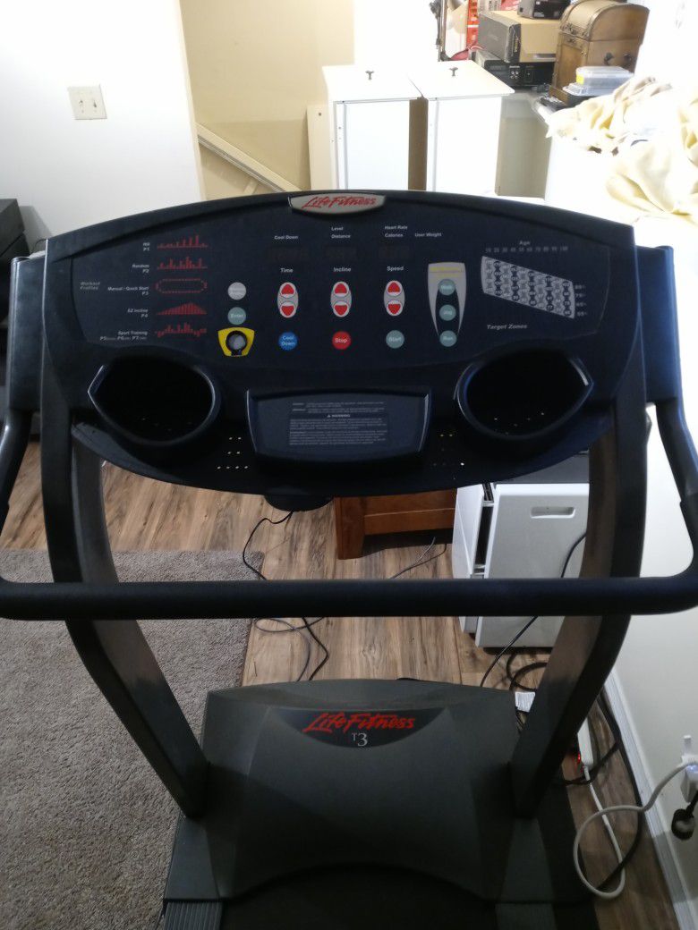 Life Fitness T3 Treadmill For Sale 