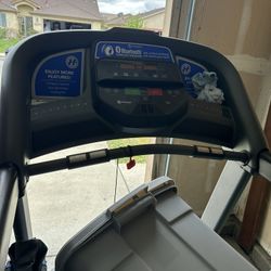 Treadmill 