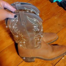 Woman's Steal Toe Cowgirl Boots!