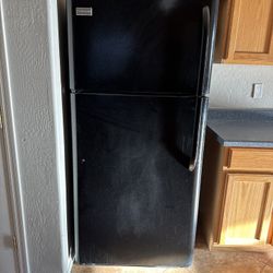 Black Frigidaire Refrigerator 20.6 Cubic Foot