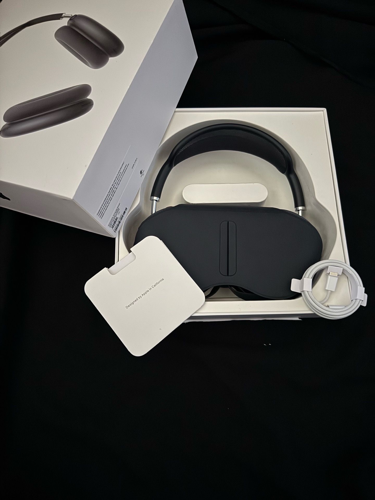 Midnight Airpod Max