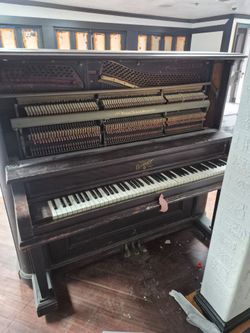 Old piano