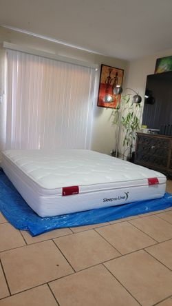 HIGH QUALITY CALIFORNIA KING SIZE MATTRESS FOR SALE! IN EXCELLENT CONDITION, FREE DELIVERY