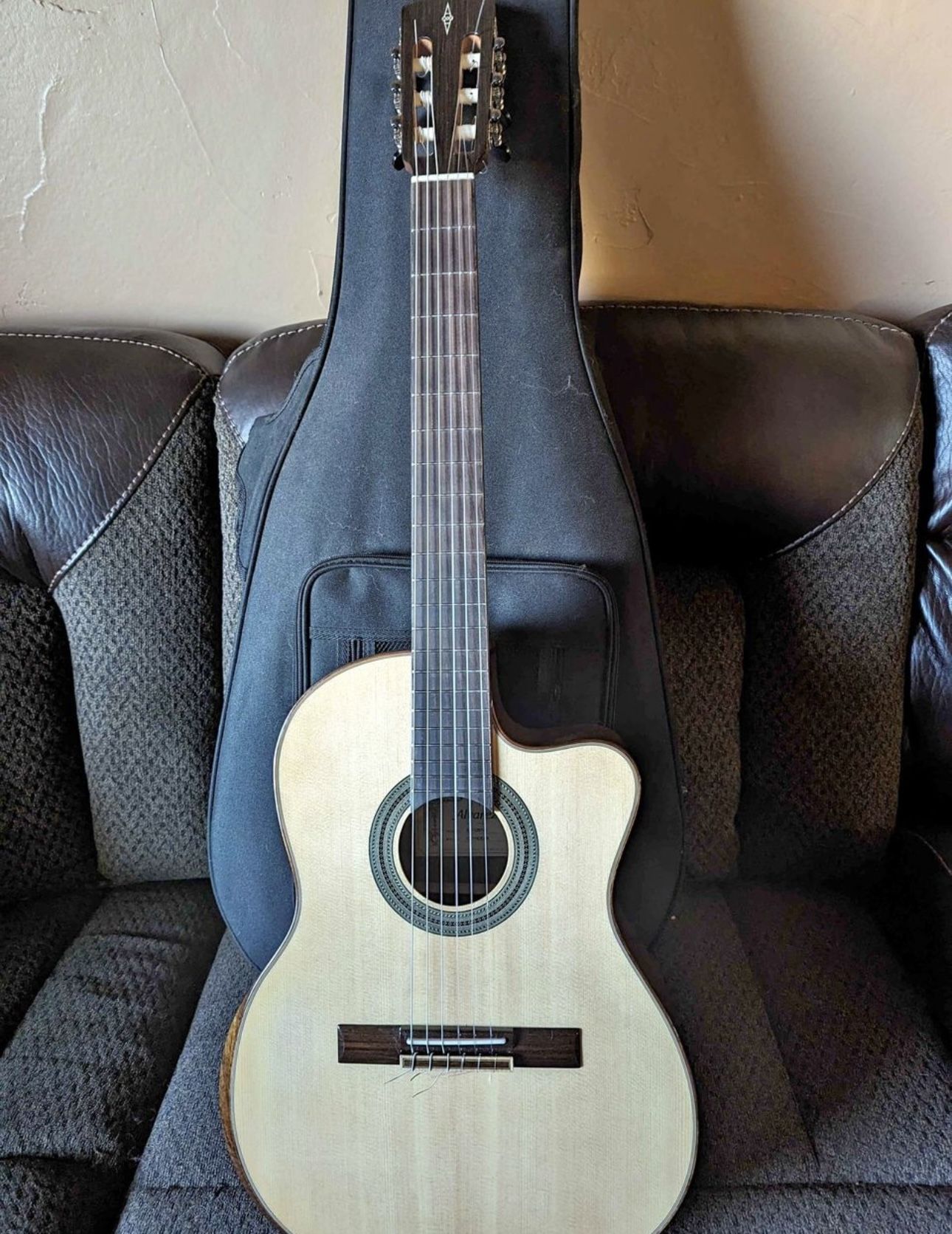 Alvarez CC7HCEAR Acoustic Electric Guitar