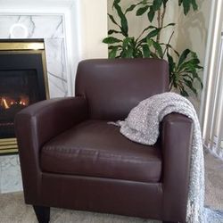Leather Lounge Armchair In Perfect Condition!