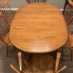 Beautiful Antique 6 Seat Dining Table Set 