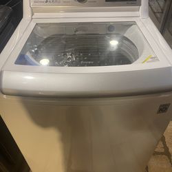 White LG Set TopLoader Washer And Electric Dryer FOR SALE!!!!