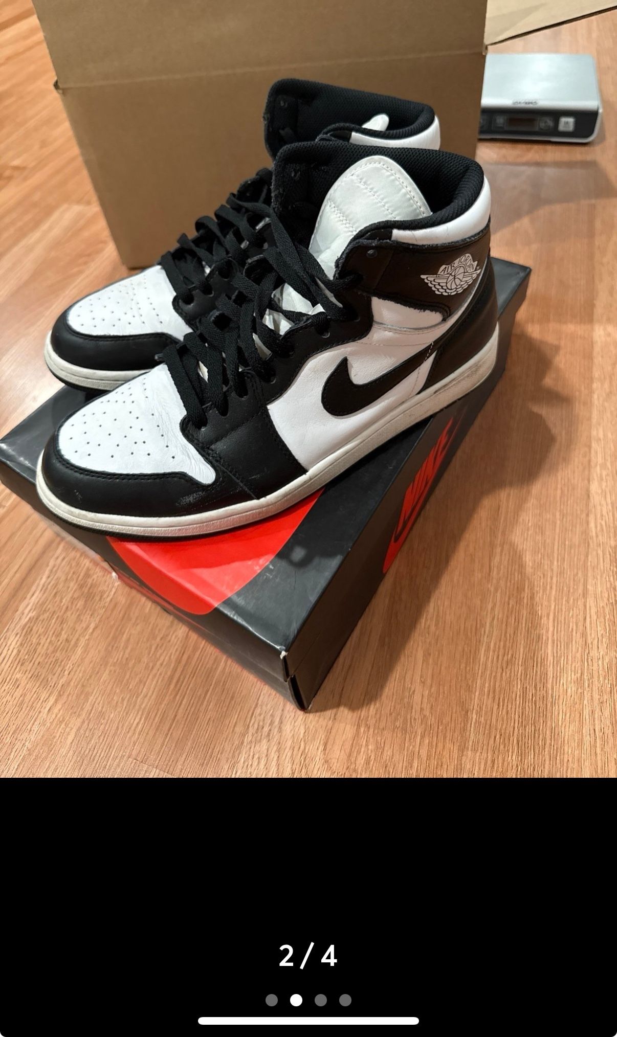 Air Jordan 1 Retro High Black And White