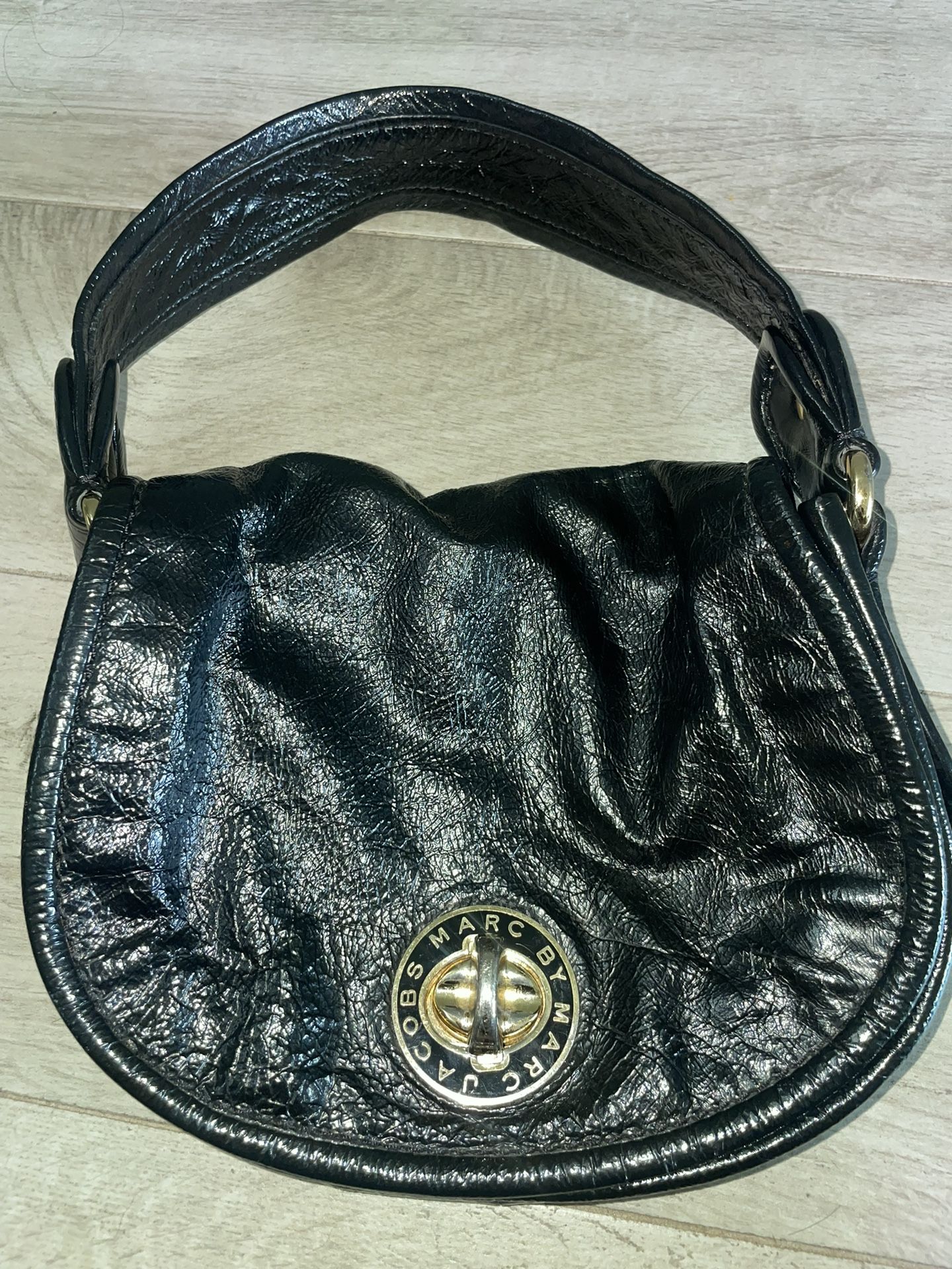 Marc by Marc Jacobs Turnlock Black Patent Leather Shoulder Bag Small shiny purse