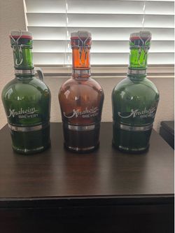 ANAHEIM BREWERY GROWLERS SET.