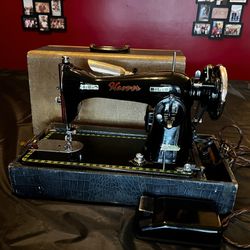 Vintage Hoover De Luxe Sewing Machine