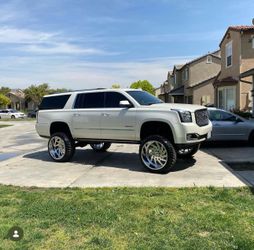 2015 Yukon Denali fully loaded Show  truck