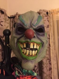 Clown mask