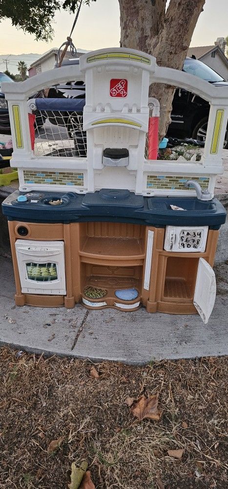 Step 2 Play Kitchen