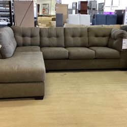 Maier 2pc Sectional With Chaise 