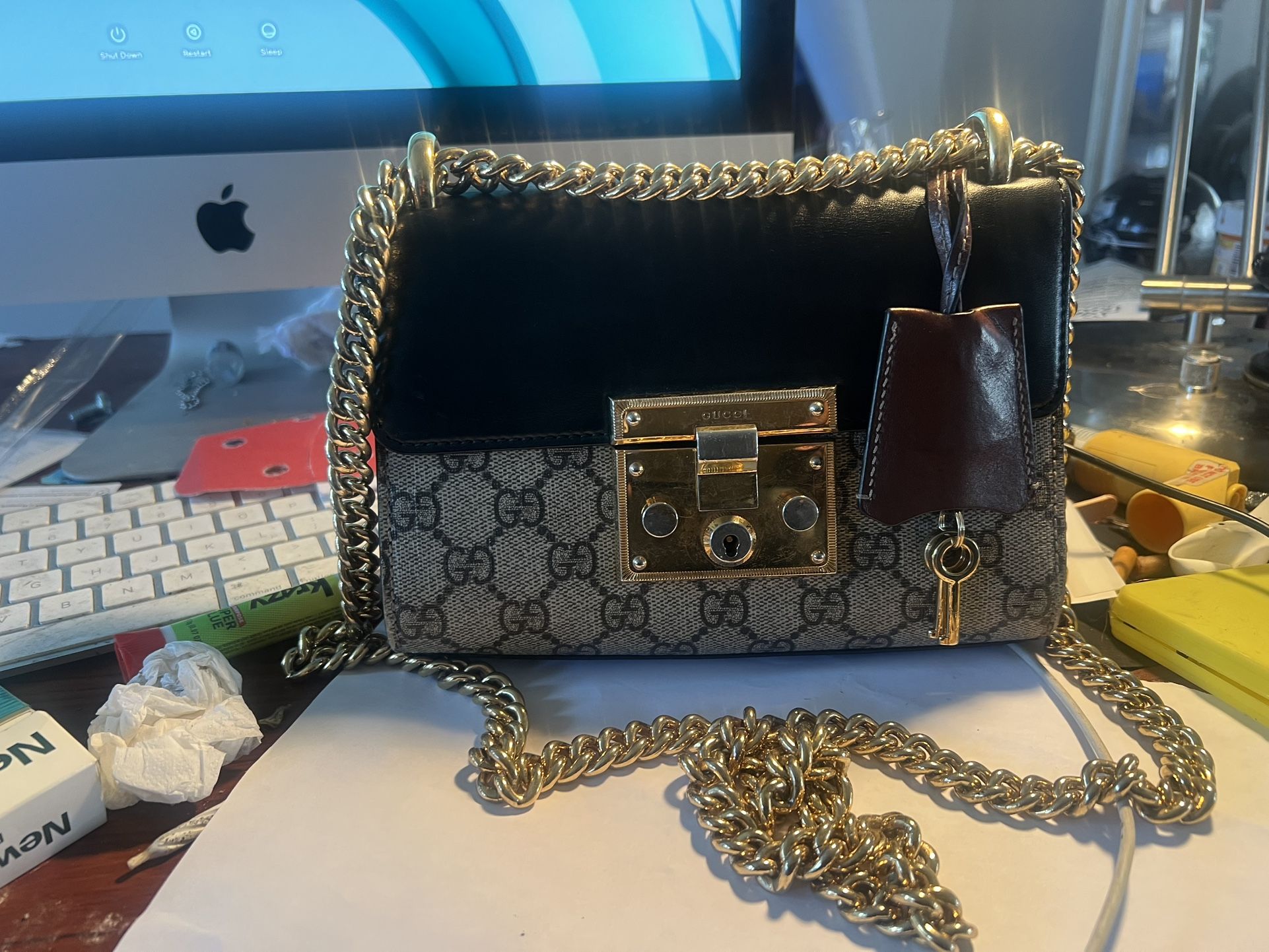 Women’s Gucci Purse With Keys