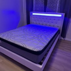 Queen Bed Platform Bed W/ Charging Station & Built-In LED Lights/mattress Included. 💢 Cama Queen Size Con Luz Led / Colchon Incluido / Color Blanca