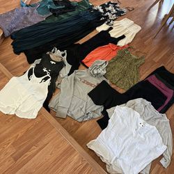 LOTS Of Young Adult  Clothes. Tops, Yoga/workout Clothes, Cute Maxi Dressed, Sun Dresses, Tank Tops Plus More.   All For $40.  In Excellent Condition 