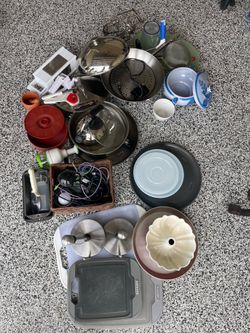 Large Mixed Kitchen & Household Lot – Pots, Pans, Bakeware, Utensils & More
