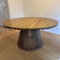 Scandinavian Designs Alessia Mid Century Modern Teak Wood Dining Table Excellent Condition Like New 