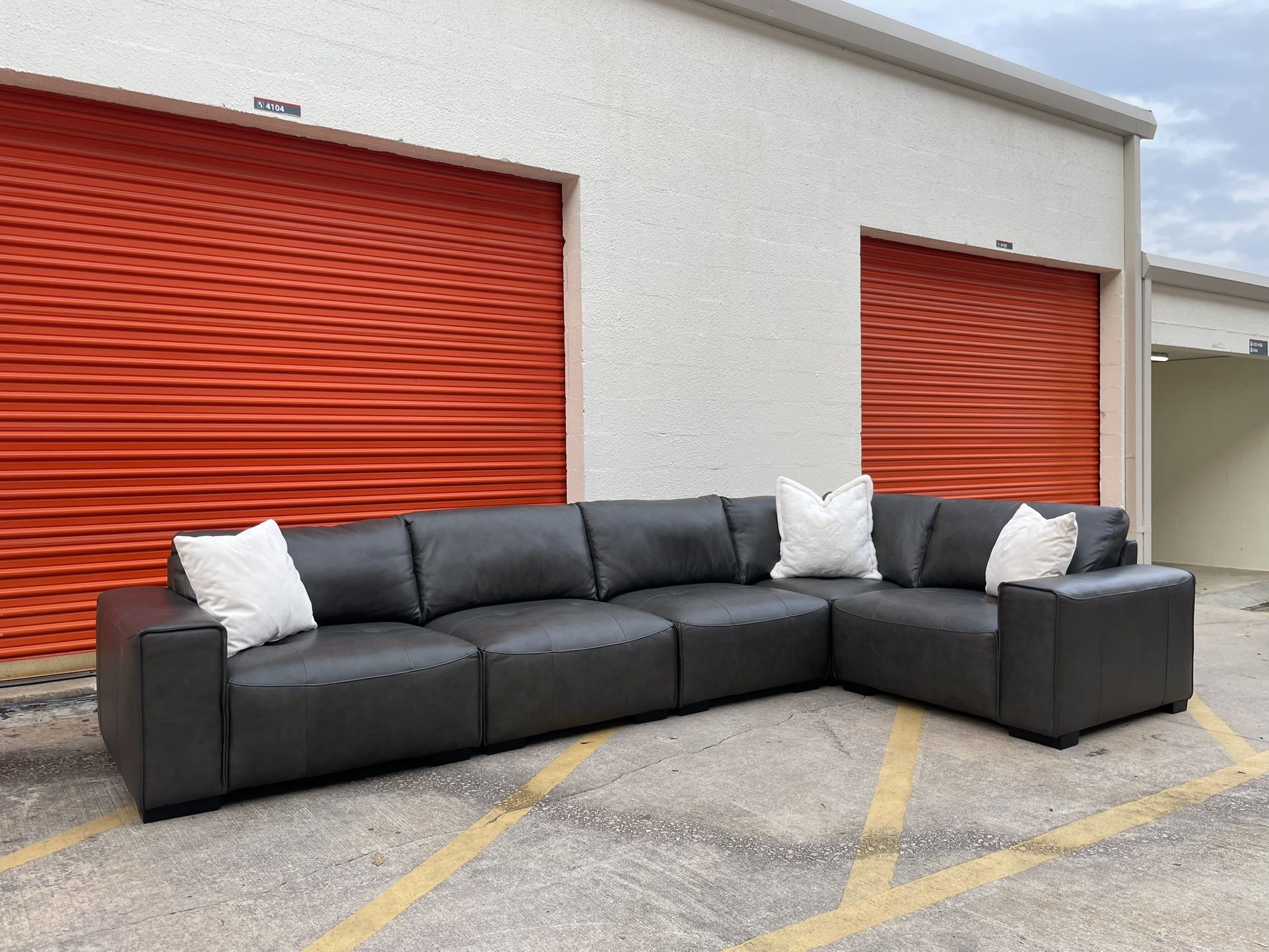*Free Delivery* Leather 5-Piece Sectional Couch