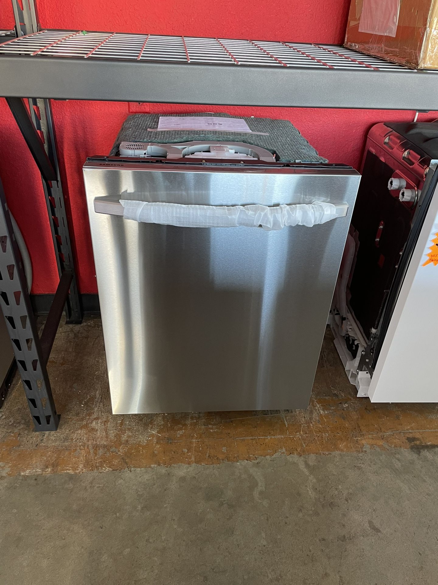 New Samsung Dishwasher 24” Wide 