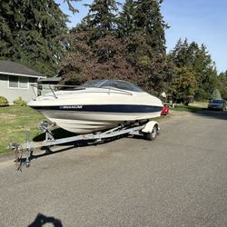 1999   Bay liner.    2052 Capri 