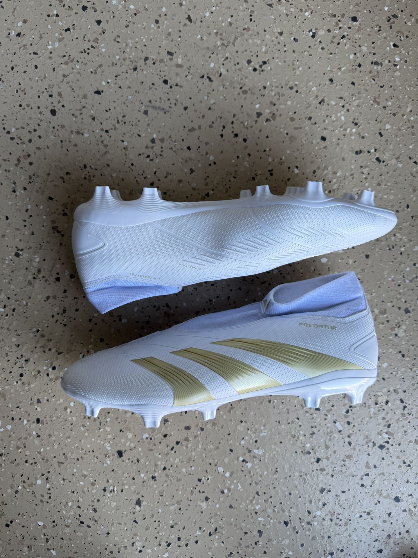 Adidas predator lace less