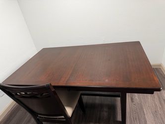Dining Room Table with 4 chairs