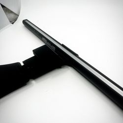 NEED GONE! Monitor light bar – no glare, remote included