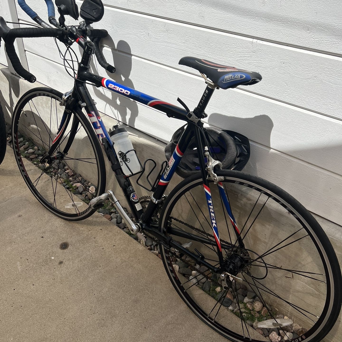 Road Bike Trek 2300 ZR9000 Alloy 58cm for Sale in San Diego, CA
