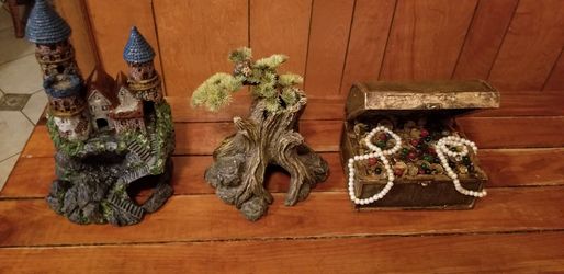 Aquarium or gecko hide decorations