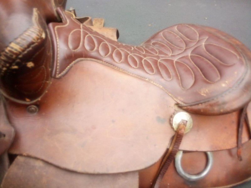 Western Heritage Saddle Good Condition 