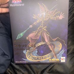 Dark Magician Statue 