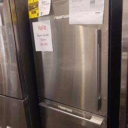 Fisher & Pykel Refrigerator 