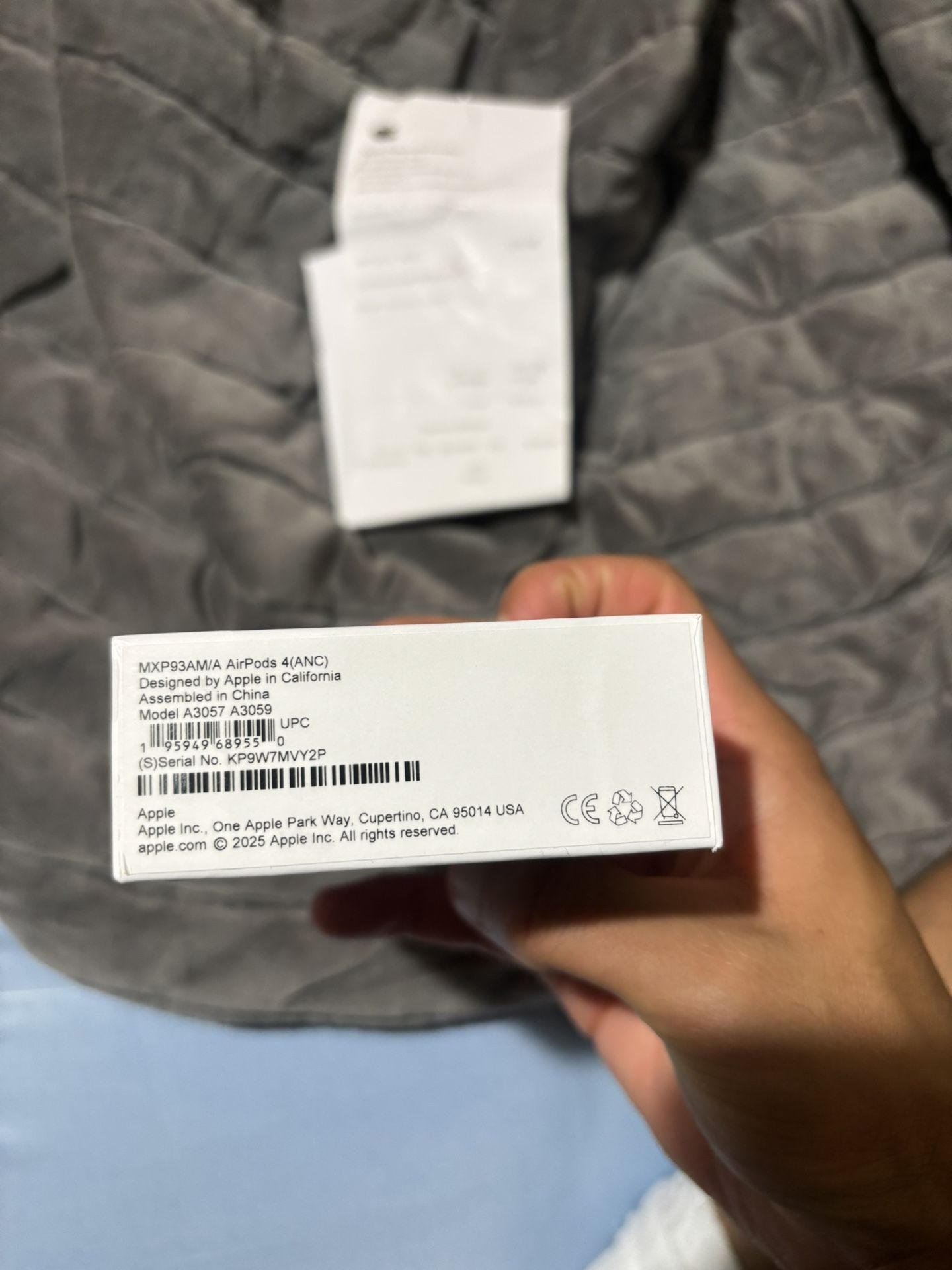 Airpod 4 w/ active noise cancellation