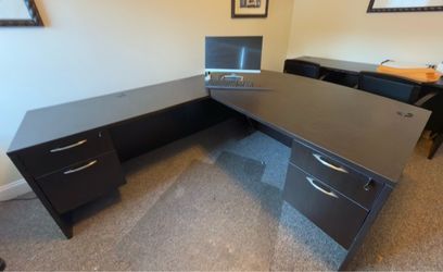 U & L-Shaped Executive Office Desk with Drawers
