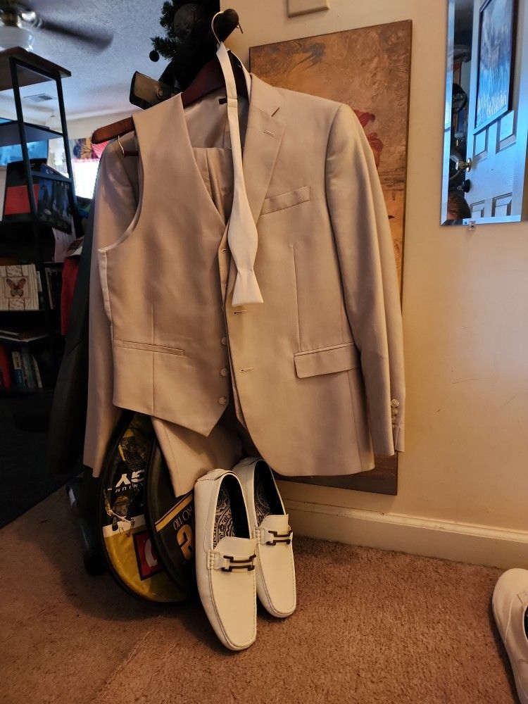 TUXEDO & DRIVERS *Worn Once $94