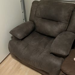 Electric Recliner $40