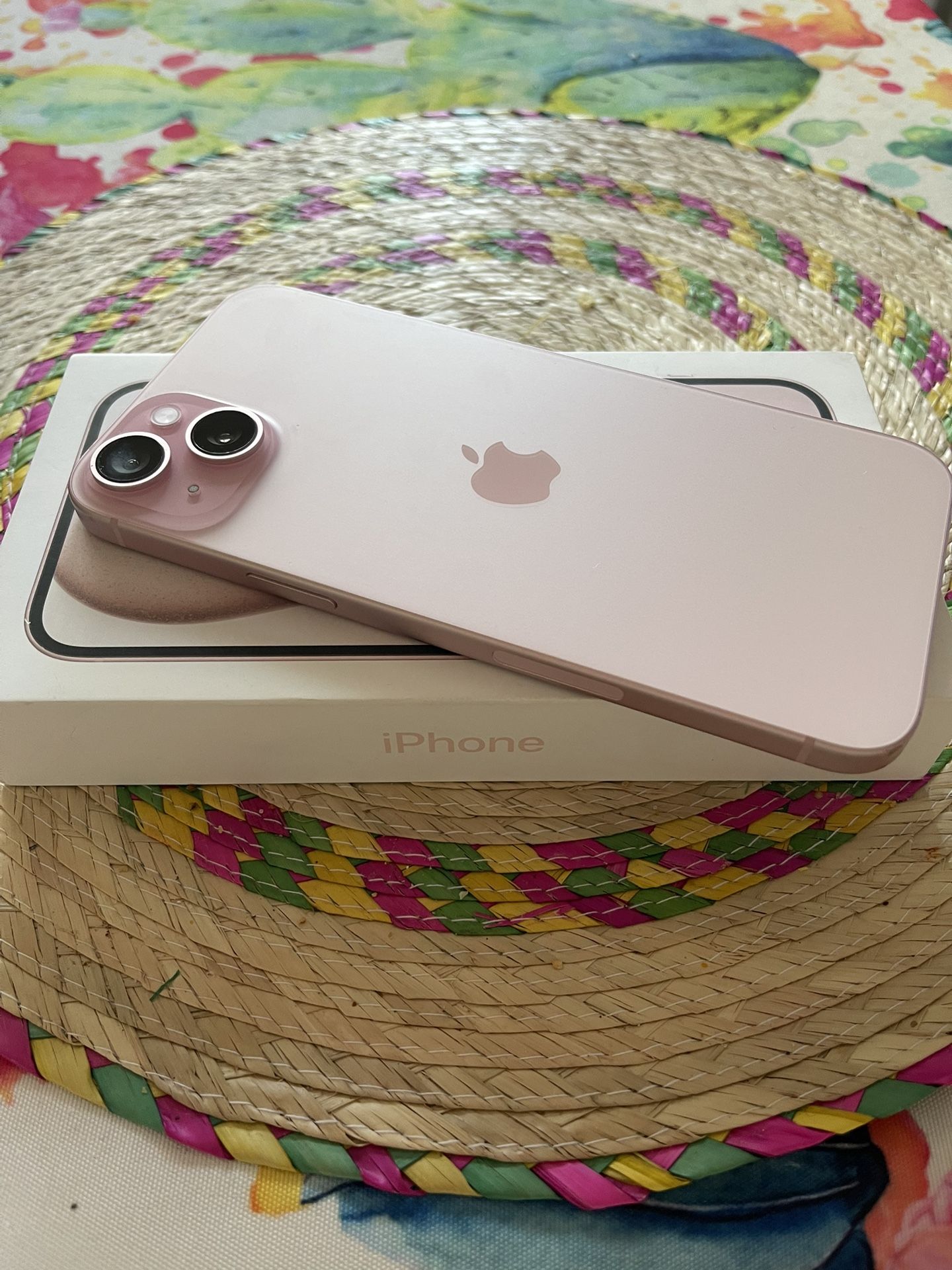 Pink Iphone 15 plus