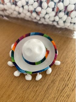 Mini sombrero hair clip