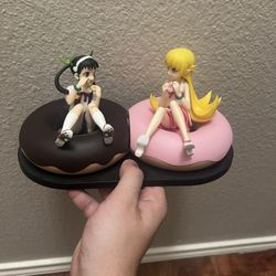 2 Monogatari Statues 